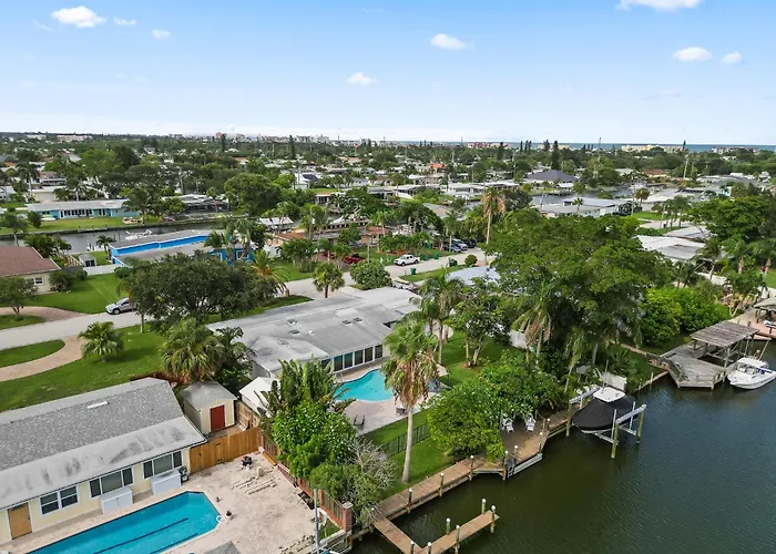 The Cocoa Plum - A Quiet Riverfront Pool Home Near Beach