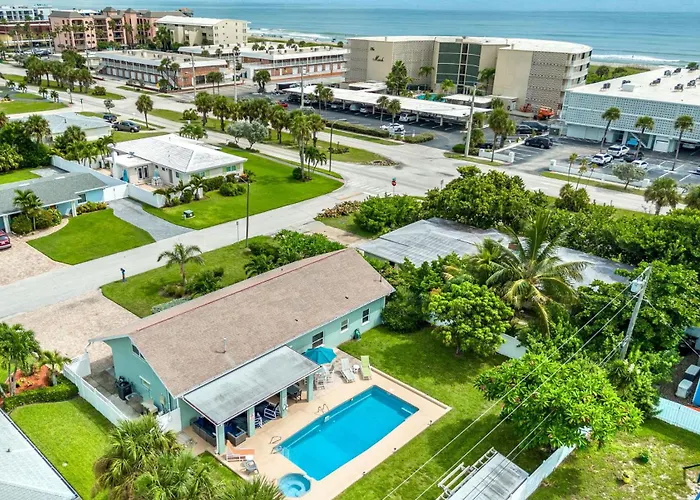 Tiki Blue Two-Fun For Big Groups-Walk To Beach, Hot Tub, Heated Pool