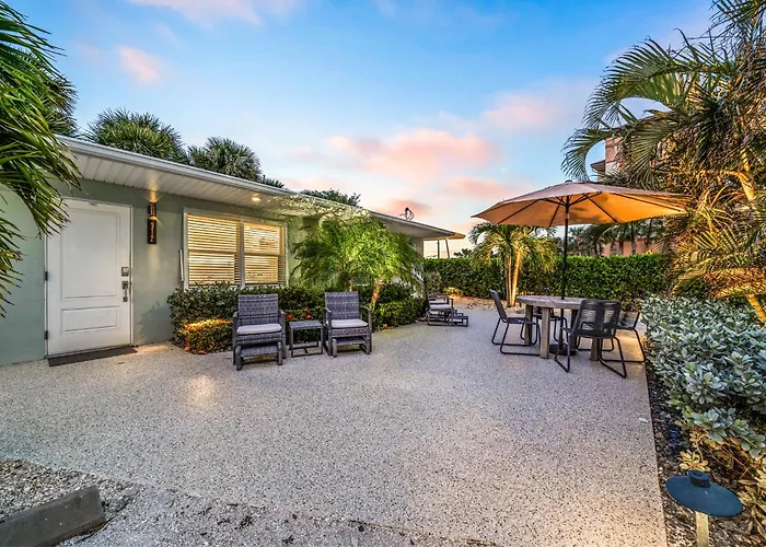 Wonderful Place Wprivate Patio Next To The Beach